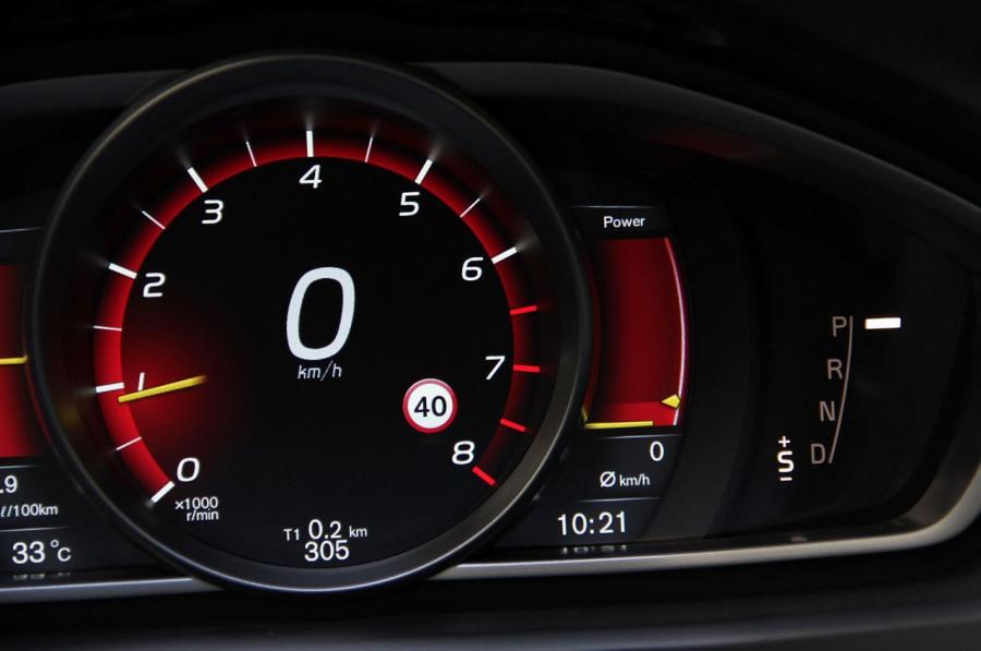  Volvo V40 2012 года  (фото 152 из 183)